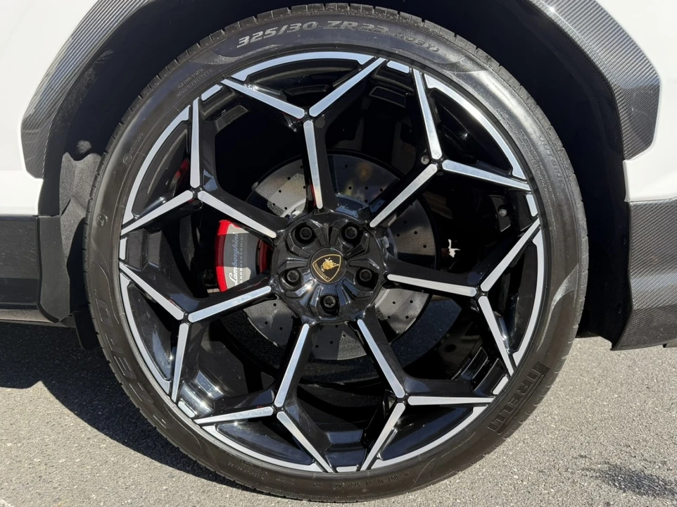 2023 Lamborghini Urus Performante - Image 9 of 12