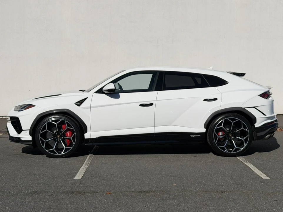 2023 Lamborghini Urus Performante - Image 7 of 12