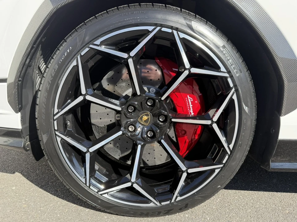 2023 Lamborghini Urus Performante - Image 10 of 12