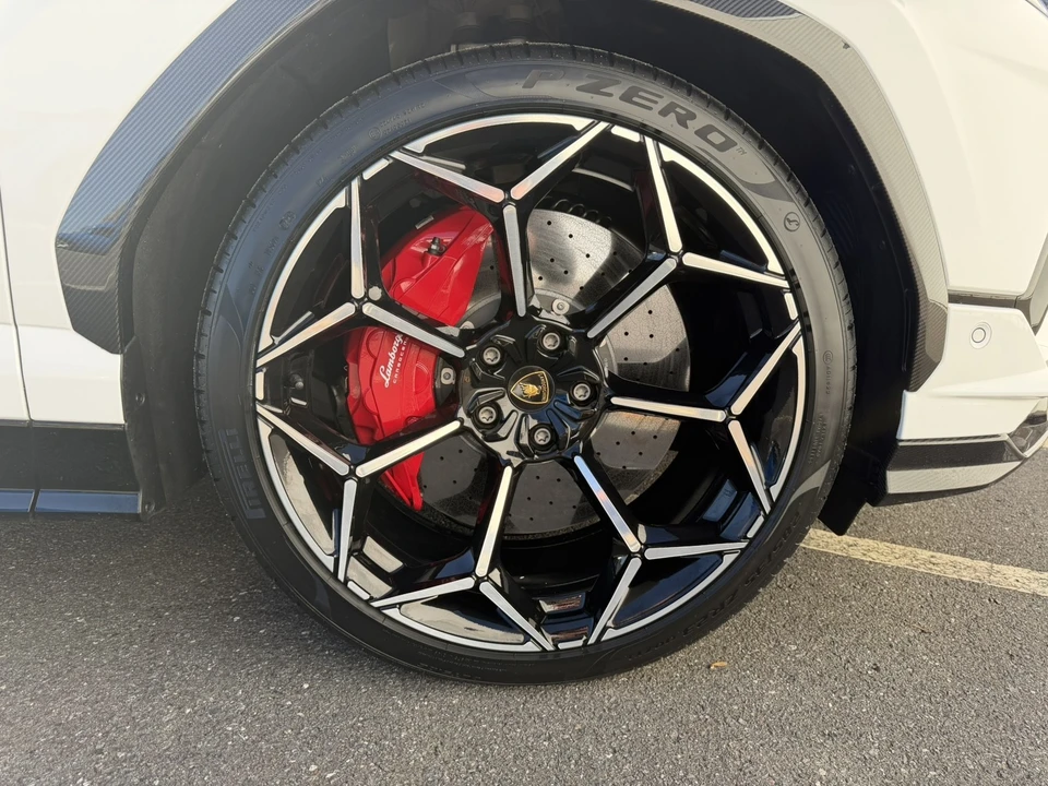 2023 Lamborghini Urus Performante - Image 11 of 12
