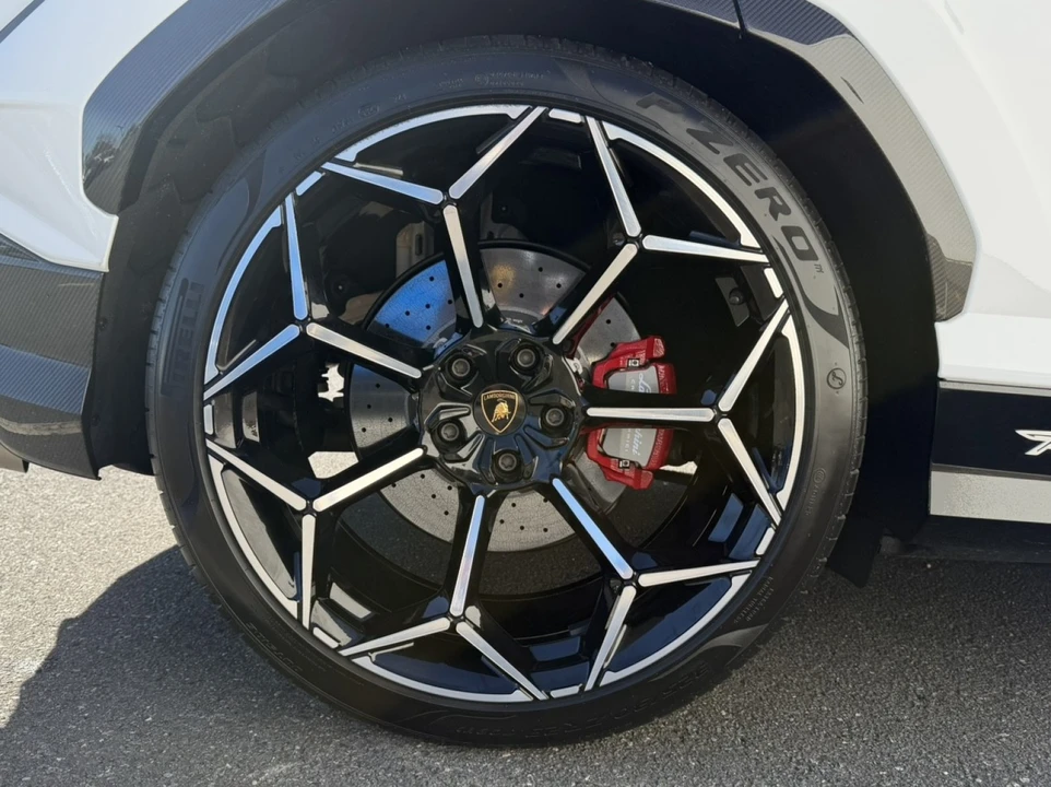 2023 Lamborghini Urus Performante - Image 12 of 12