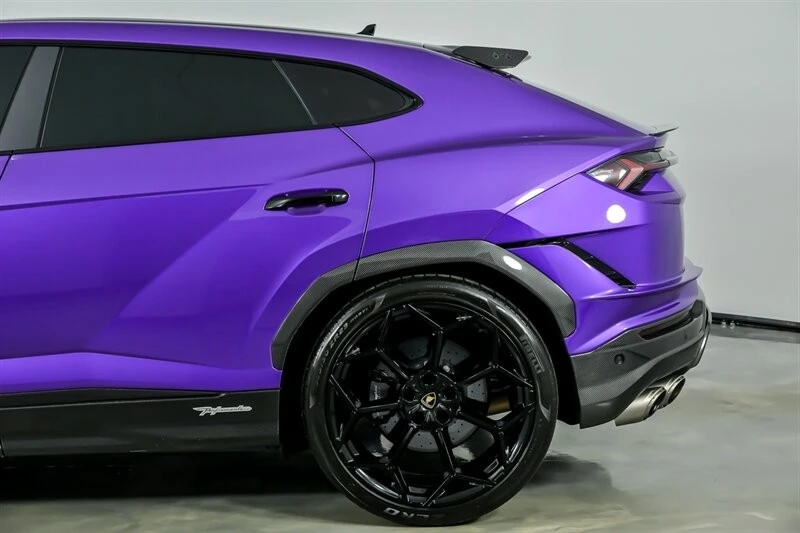 2023 Lamborghini Urus Performante - Image 15 of 21