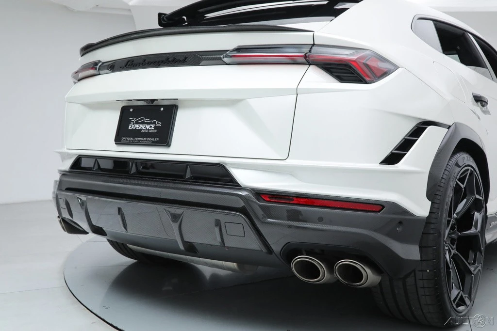 2023 Lamborghini Urus Performante - Image 17 of 21