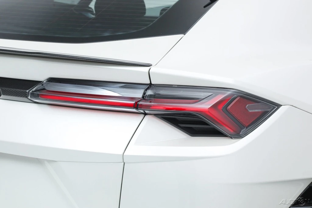 2023 Lamborghini Urus Performante - Image 18 of 21