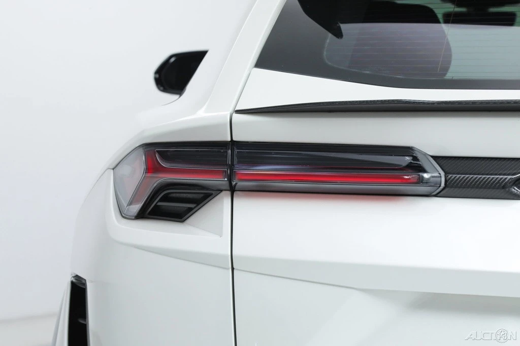 2023 Lamborghini Urus Performante - Image 16 of 21