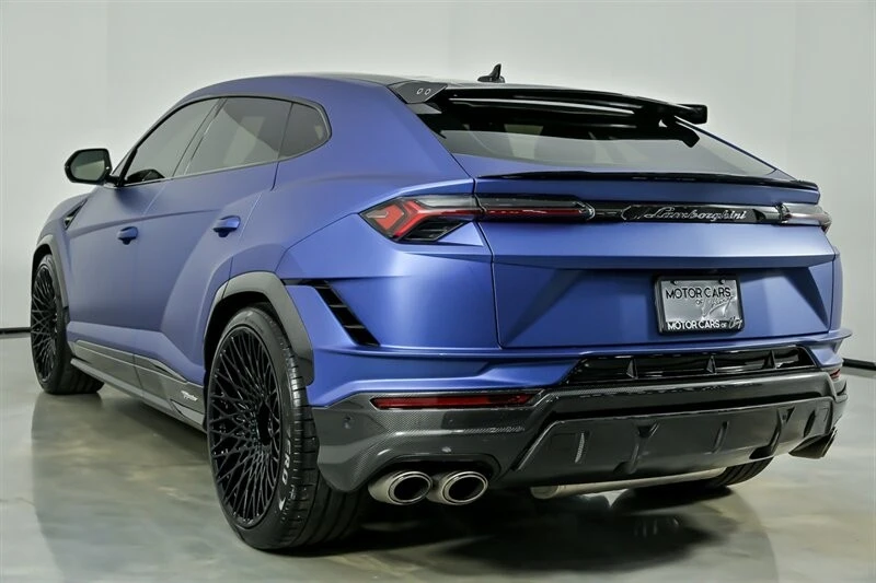 2023 Lamborghini Urus Performante - Image 16 of 21