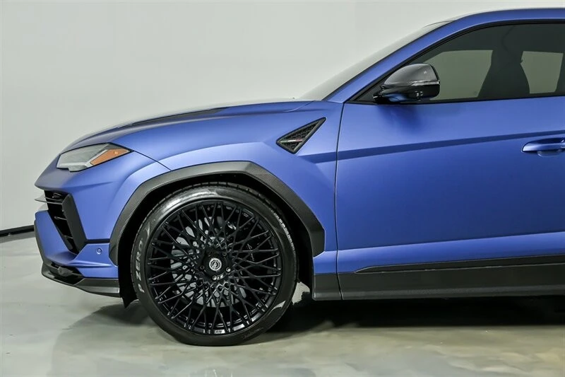 2023 Lamborghini Urus Performante - Image 12 of 21