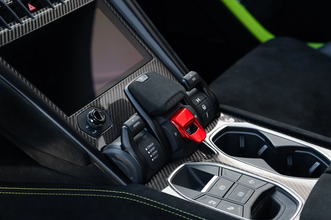 2023 Lamborghini Urus Performante - Image 7 of 21
