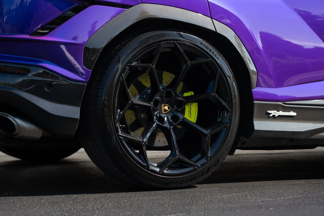 2023 Lamborghini Urus Performante - Image 19 of 21