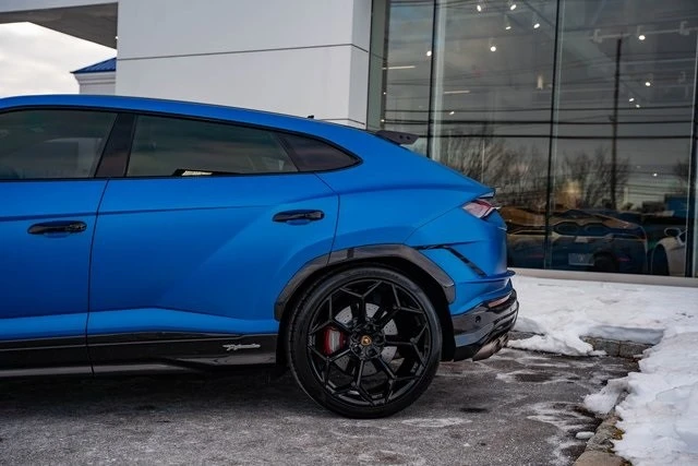 2023 Lamborghini Urus Performante - Image 12 of 12