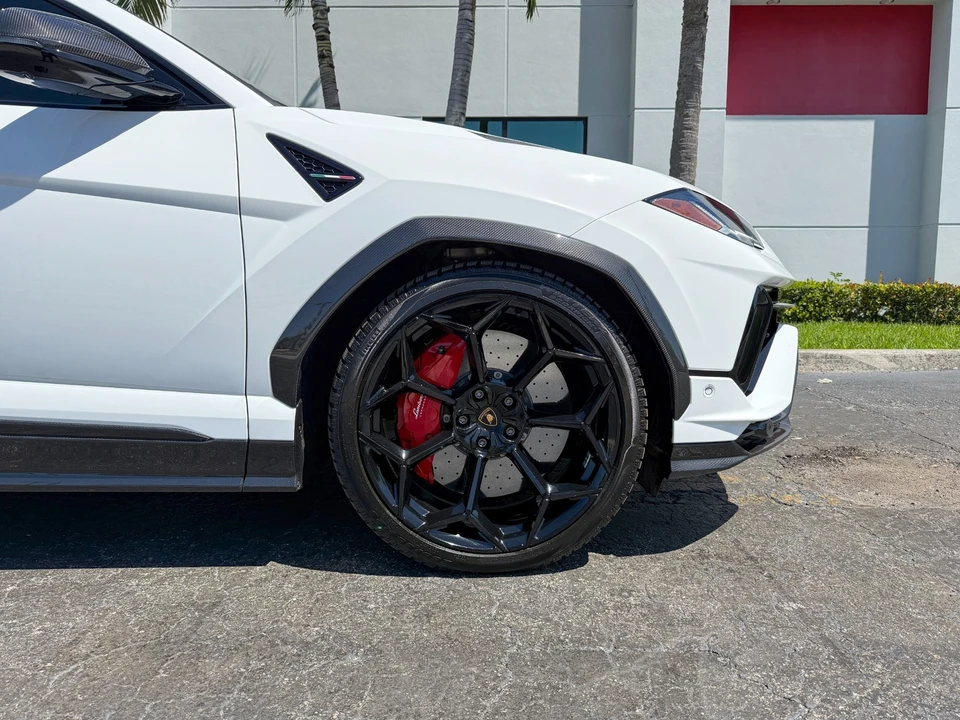 2023 Lamborghini Urus Performante - Image 8 of 31