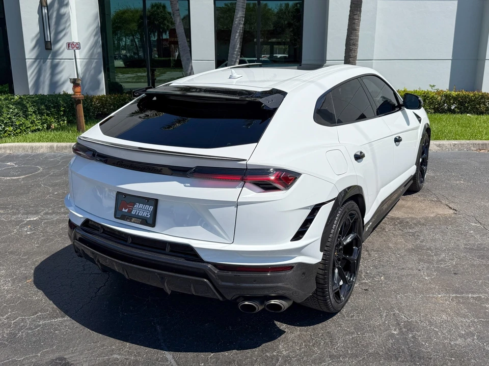 2023 Lamborghini Urus Performante - Image 11 of 21