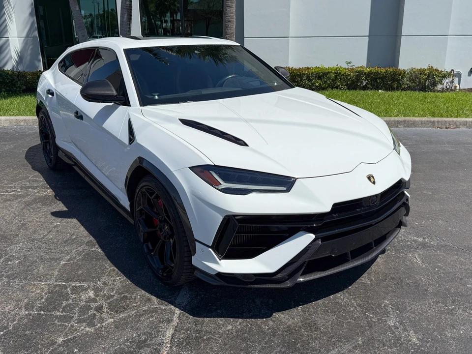 2023 Lamborghini Urus Performante - Image 5 of 21