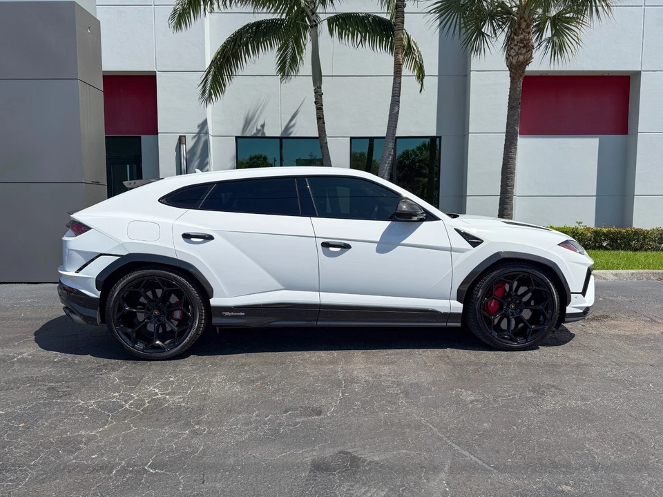 2023 Lamborghini Urus Performante - Image 7 of 21