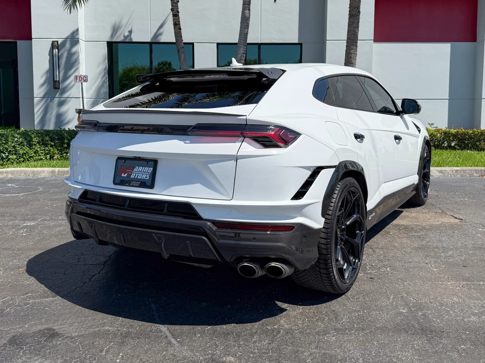2023 Lamborghini Urus Performante - Image 10 of 21