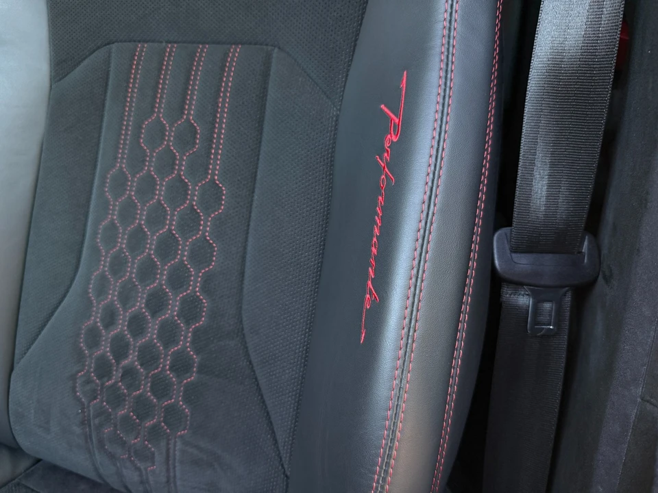 2023 Lamborghini Urus Performante - Image 29 of 31