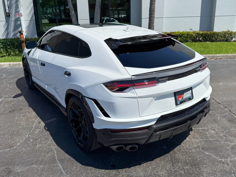 2023 Lamborghini Urus Performante - Image 15 of 21