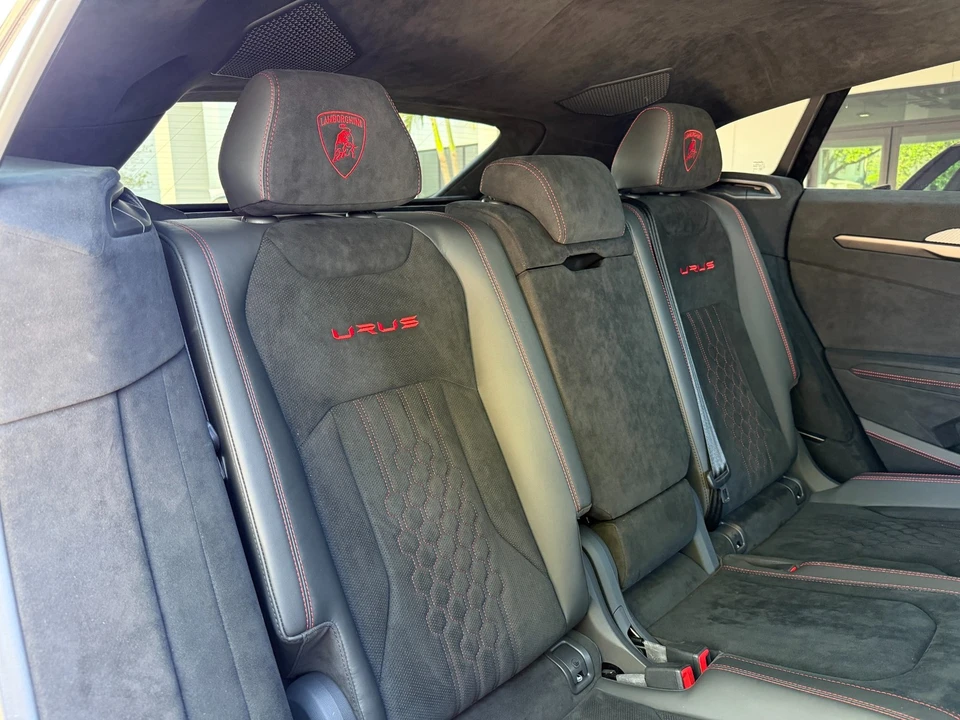 2023 Lamborghini Urus Performante - Image 22 of 31