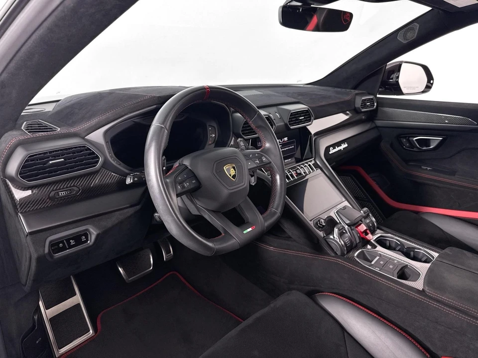 2023 Lamborghini Urus Performante - Image 9 of 31