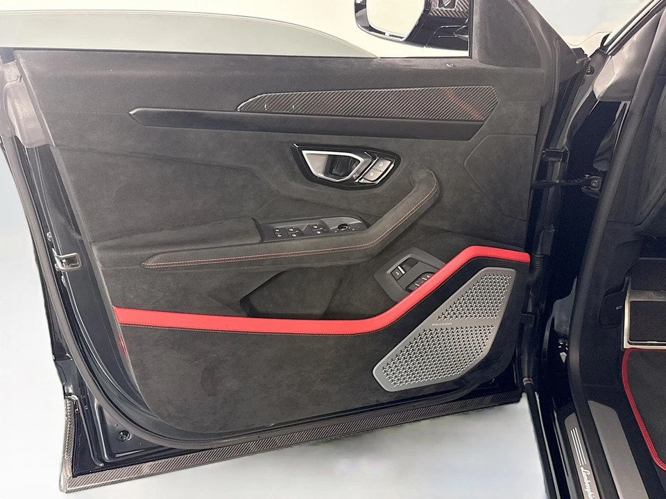 2023 Lamborghini Urus Performante - Image 20 of 31