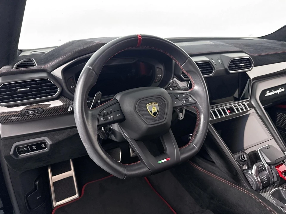 2023 Lamborghini Urus Performante - Image 12 of 31