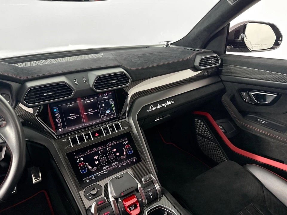 2023 Lamborghini Urus Performante - Image 26 of 31