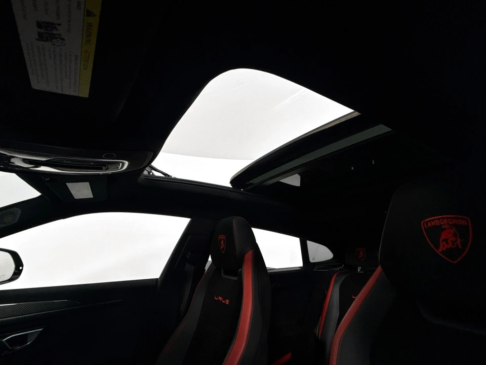 2023 Lamborghini Urus Performante - Image 14 of 31