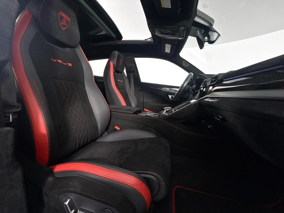 2023 Lamborghini Urus Performante - Image 30 of 31