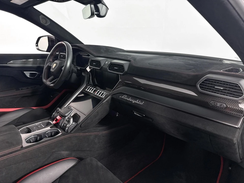 2023 Lamborghini Urus Performante - Image 31 of 31