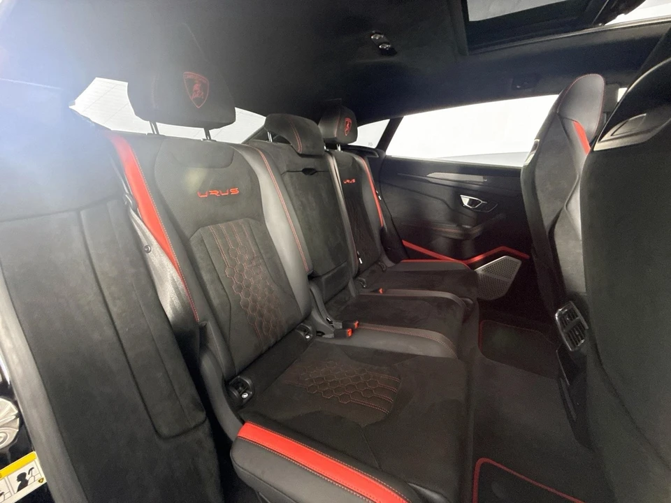 2023 Lamborghini Urus Performante - Image 29 of 31
