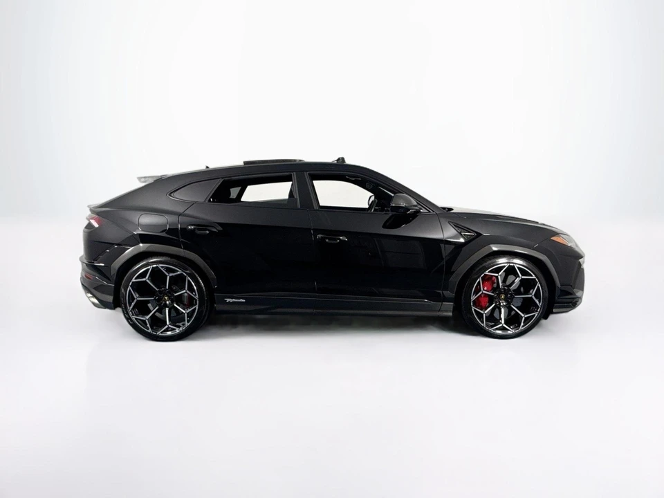 2023 Lamborghini Urus Performante - Image 4 of 31