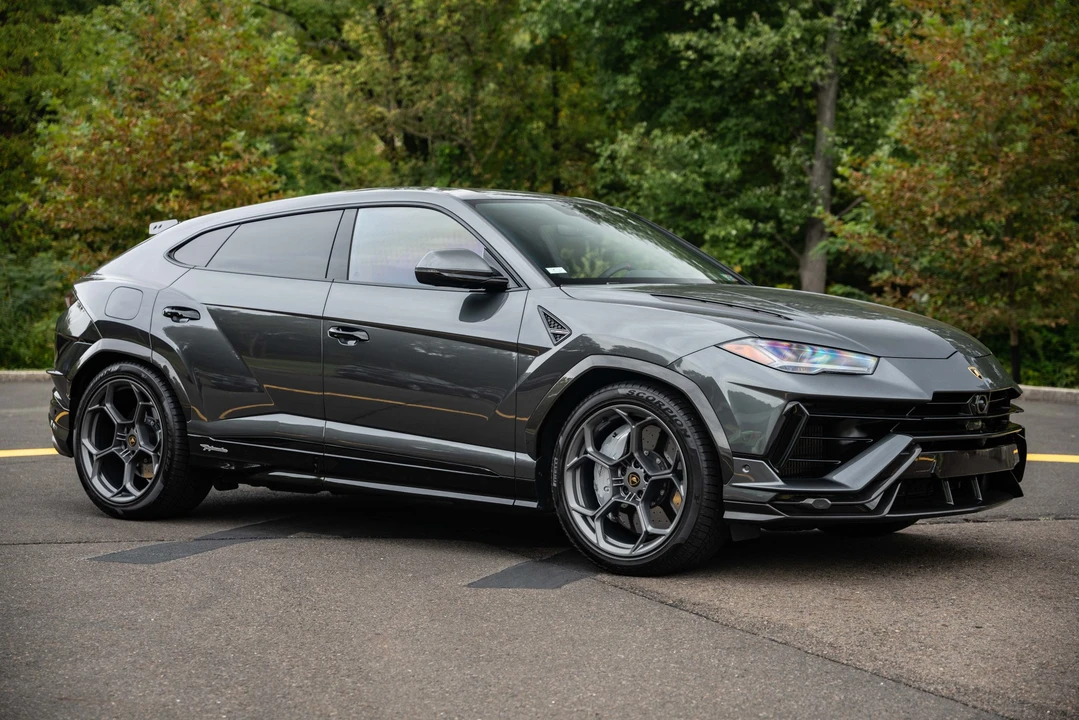 2023 Lamborghini Urus Performante - Image 9 of 31