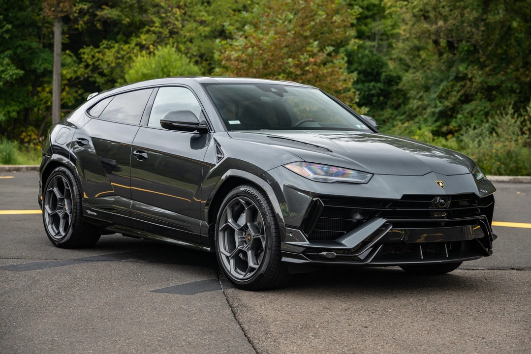 2023 Lamborghini Urus Performante - Image 7 of 31