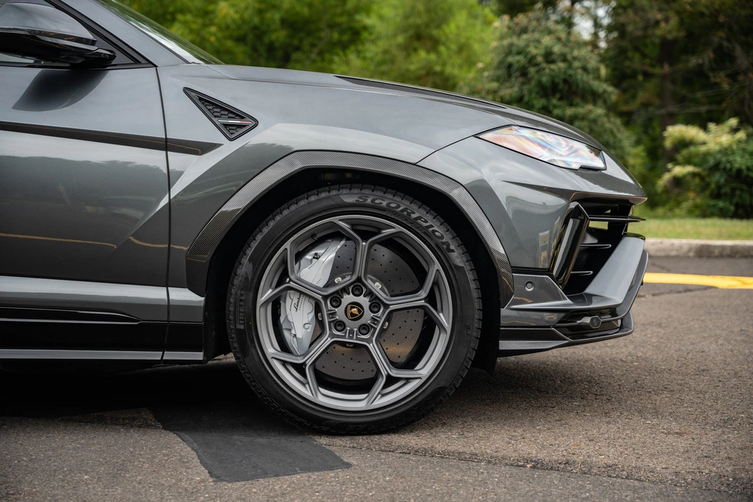 2023 Lamborghini Urus Performante - Image 27 of 31