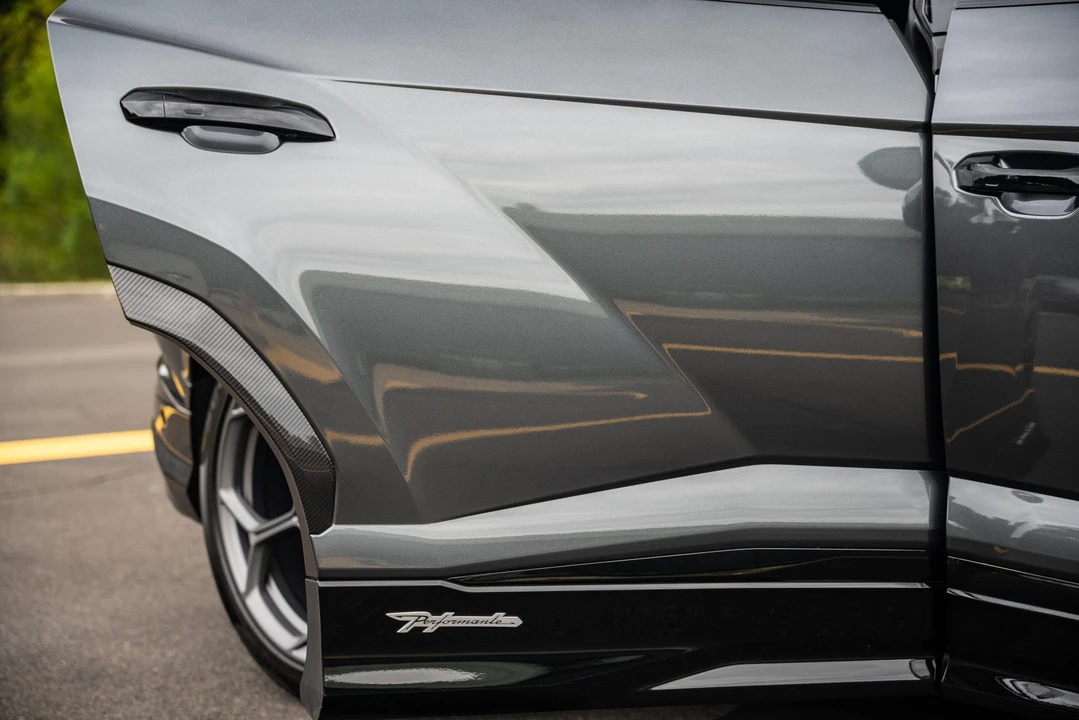 2023 Lamborghini Urus Performante - Image 31 of 31