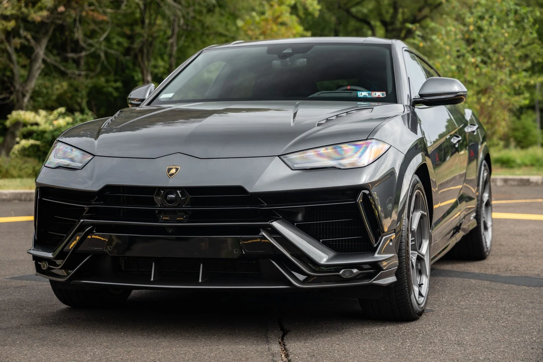 2023 Lamborghini Urus Performante - Image 5 of 31