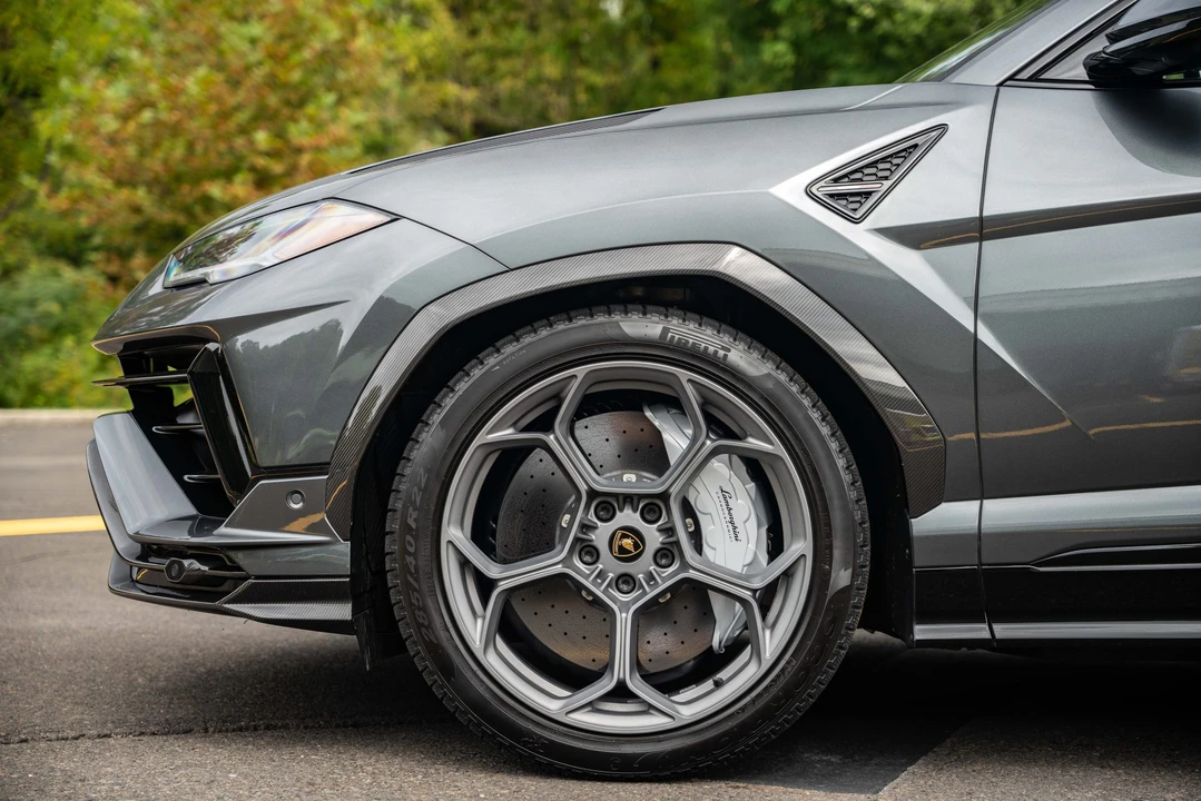 2023 Lamborghini Urus Performante - Image 22 of 31