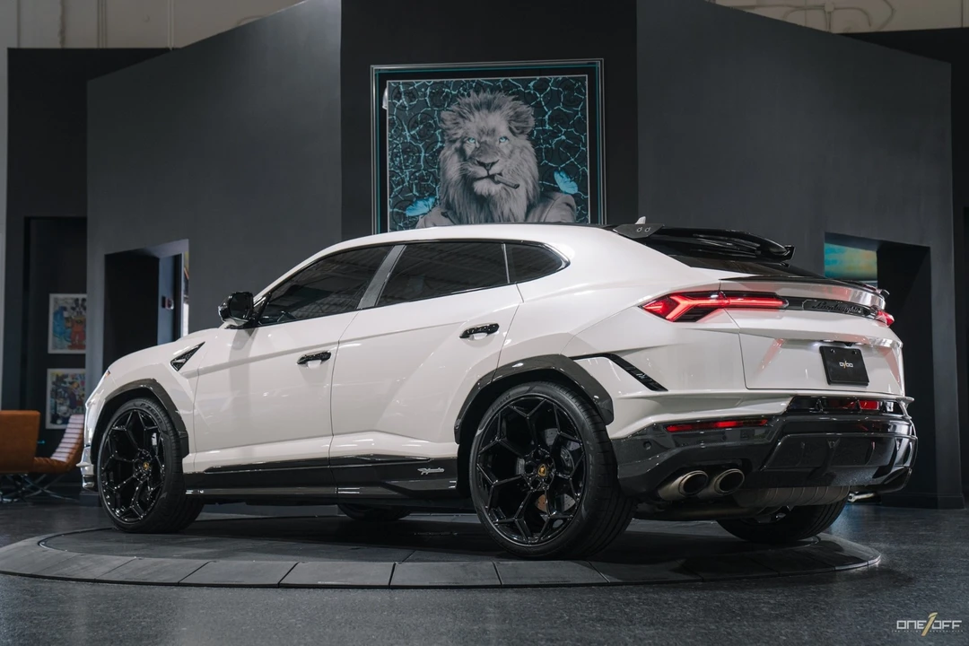 2023 Lamborghini Urus Performante - Image 4 of 12