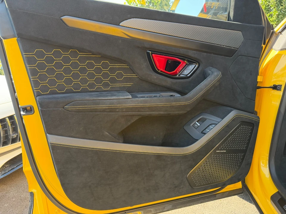 2023 Lamborghini Urus Performante - Image 30 of 31