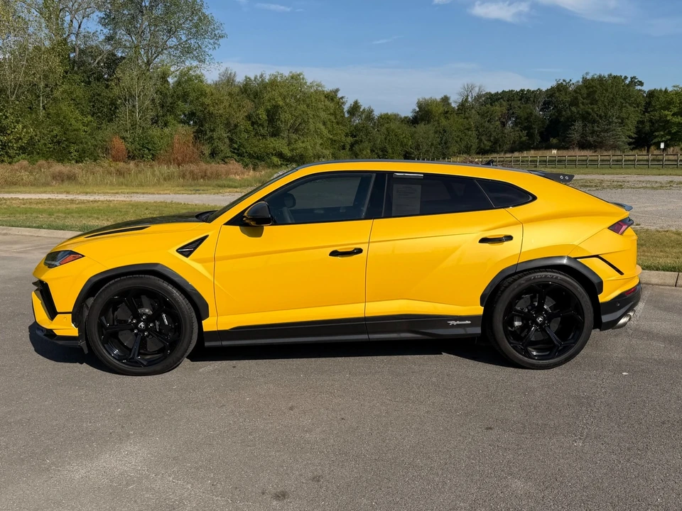 2023 Lamborghini Urus Performante - Image 8 of 31