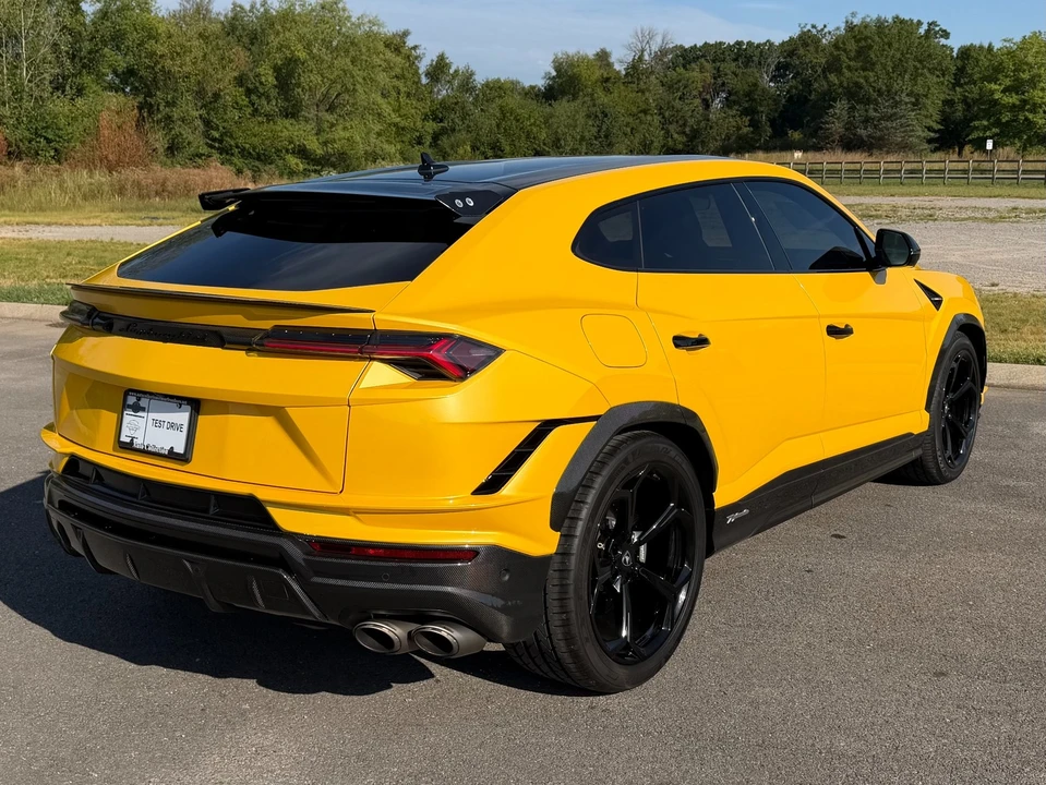 2023 Lamborghini Urus Performante - Image 3 of 31