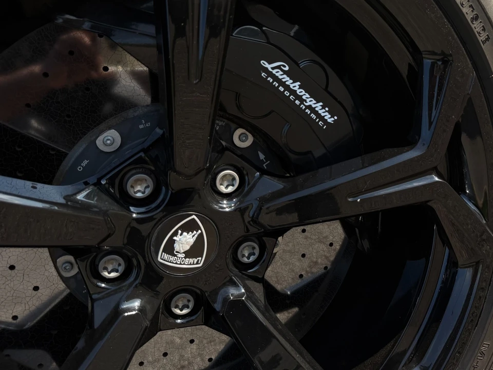 2023 Lamborghini Urus Performante - Image 21 of 31