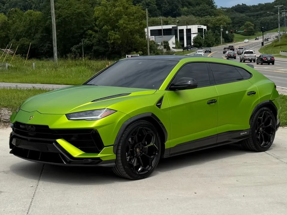 2023 Lamborghini Urus Performante - Image 2 of 20