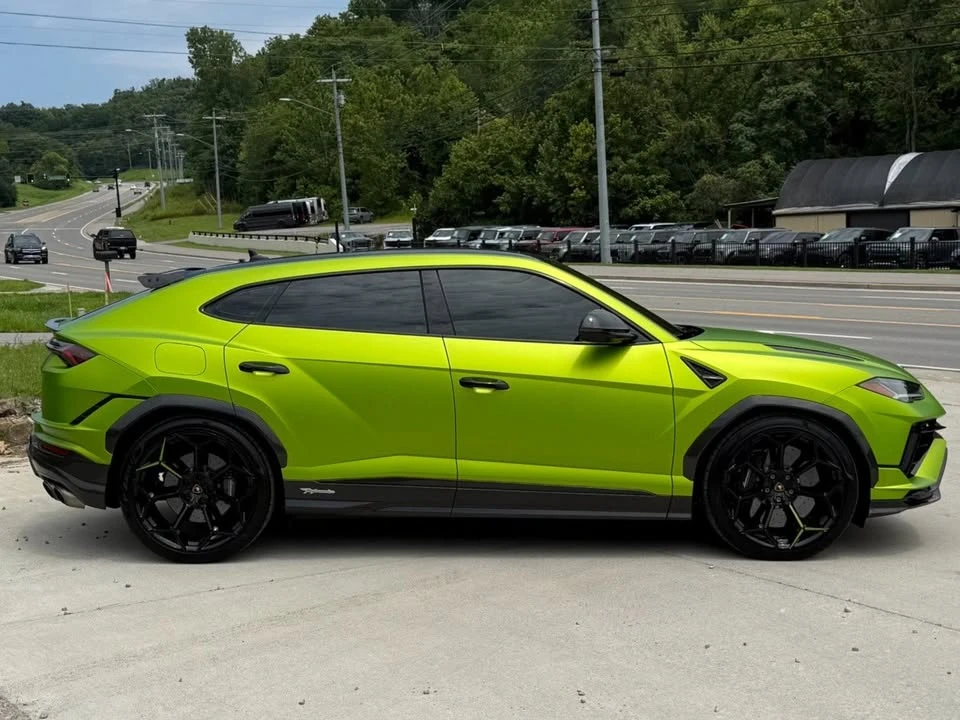 2023 Lamborghini Urus Performante - Image 7 of 20