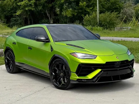 2023 Lamborghini Urus Performante