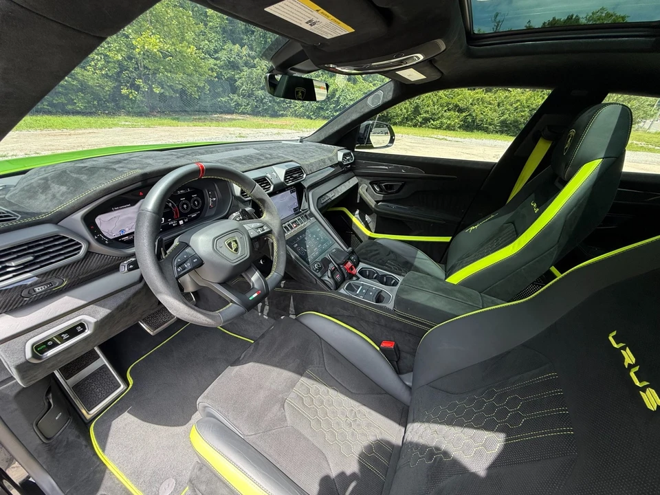 2023 Lamborghini Urus Performante - Image 20 of 31