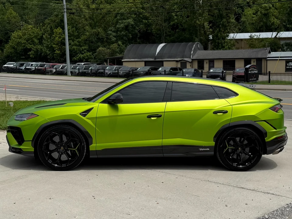2023 Lamborghini Urus Performante - Image 8 of 31