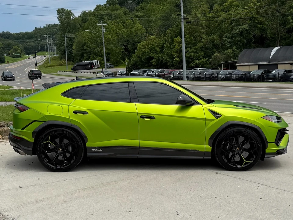 2023 Lamborghini Urus Performante - Image 7 of 31