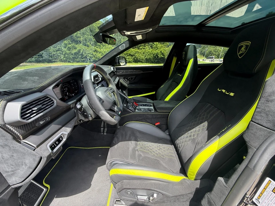 2023 Lamborghini Urus Performante - Image 18 of 31