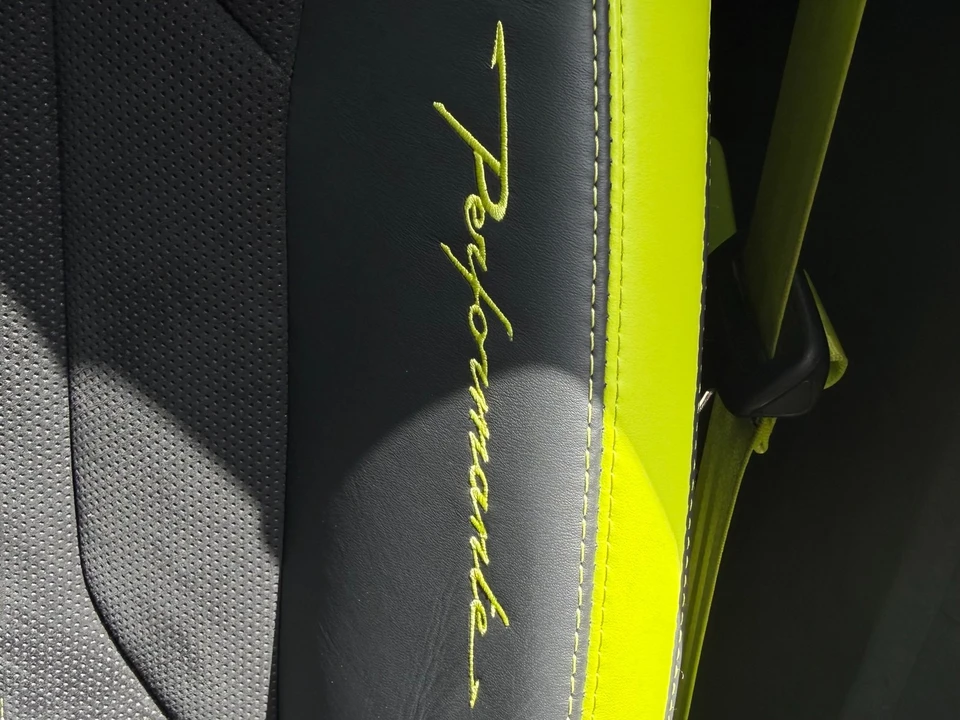 2023 Lamborghini Urus Performante - Image 16 of 31